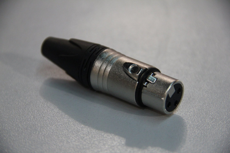 SHNOOR S3FX 3–контактный кабельный разъем XLR "мама", никелированный корпус
